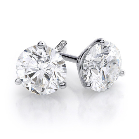 Diamantové náušnice Či už sú diamantové náušnice samostatným darčekom, alebo sa spoja v kolekcii spolu s prsteňom či príveskom, budú ozdobou každej ženy.