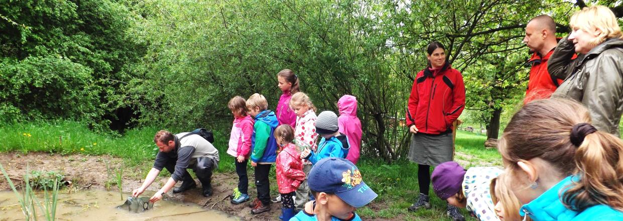 PŘÍMĚSTSKÉ TÁBORY Kromě výše uvedených 8 příměstských táborů, pořádaných pod hlavičkou RC Mateřídouška, proběhly o letních prázdninách 2015 další 2 pětidenní přírodovědně a badatelsky zaměřené tábory