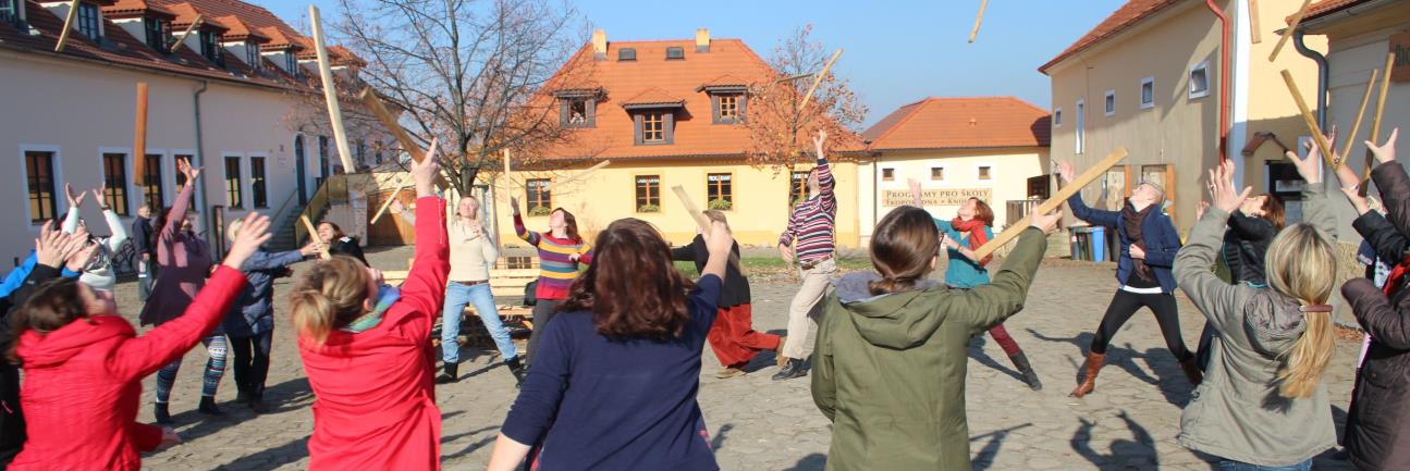 METODICKÁ PODPORA A VZDĚLÁVÁNÍ UČITELŮ V OBLASTI EVVO Síť pedagogů ZŠ a SŠ se zájmem o ekologickou výchovu M.R.K.E.V. Jedná se o dlouhodobý program Sítě středisek ekologické výchovy Pavučina.