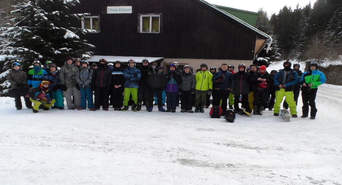 LVVZ 2015/16 EDUCATIONAL SKI TRAINING COURSE 2015/16 SKI- AUSBILDUNG 2015/2016 LVVZ 2015/16 Letošní Lyžák se konal jako již tradičně v lokalitě Karlov v Jeseníkách, ubytování na horské chatě Edison v