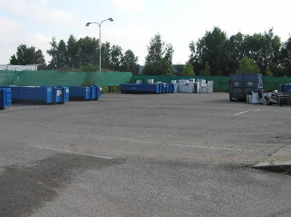 Bioodpad je zpracováván na komunitní kompostárně na Malém Rohozci, kde je ukládán jak ze svozu z města, tak i od místních občanů a z údržby městských ploch.