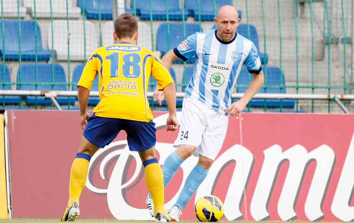 GAMBRINUS LIGA 2012/2013 1. kolo 20.7.2013 Dukla Znojmo Olomouc - Liberec Teplice - Slovácko Slavia - Ostrava Jihlava - Sparta Mladá Boleslav - Příbram Jablonec - Brno Plzeň - Bohemians 1905 2.