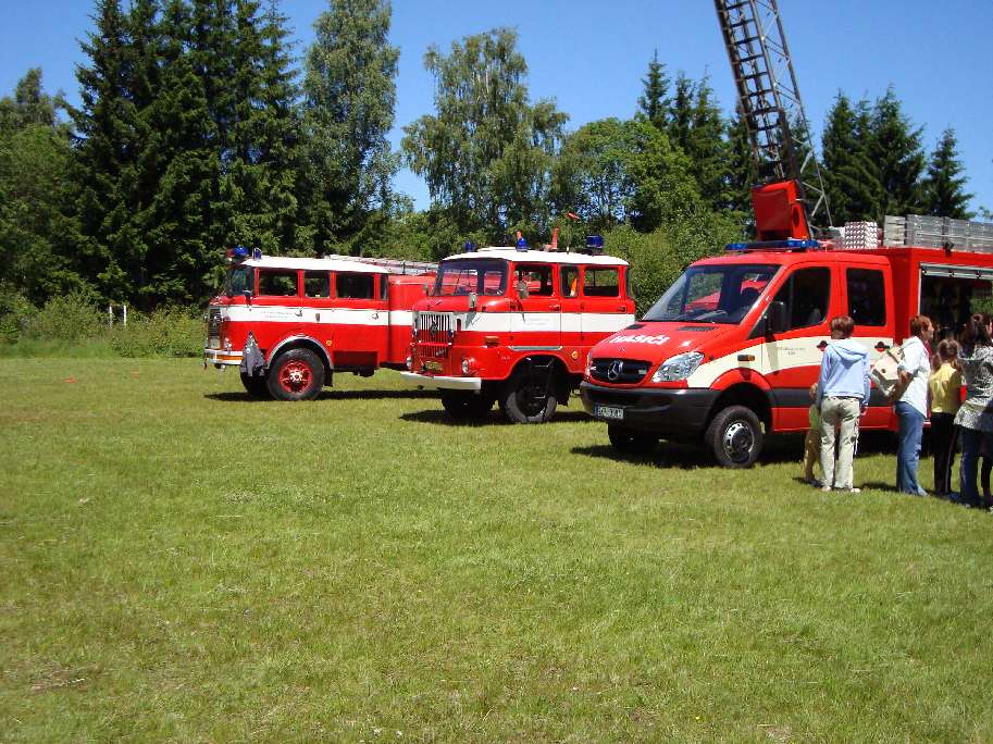 Dne 27.6.2009 proběhl na černavském hřišti fotbalový turnaj hospod, kterého se zúčastnilo jedno rájecké a pět nejdeckých družstev. Výsledek: 1. místo Žába 2. místo Rájec 3.místo Fanfovci 4.