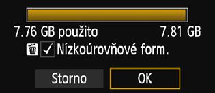 3 Formátování karty Pokud je karta nová nebo byla předtím naformátována v jiném fotoaparátu či počítači, naformátujte ji v tomto fotoaparátu.