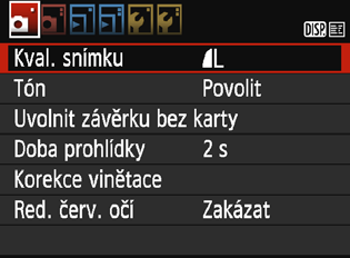 Přepnutí zobrazení na displeji LCD Na displeji LCD lze zobrazit obrazovku nastavení snímání, obrazovku nabídky, pořízené snímky atd. Nastavení snímání Po zapnutí napájení se zobrazí nastavení snímání.