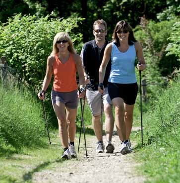 7 PRAHA 10 ČÍSLO 8 2014 SPORT/KULTURA Z Finska do Prahy 10: Přijďte na Nordic Walking I na podzim vršovická radnice pořádá lekce Nordic Walkingu.