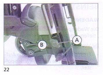 Kód 92: - Uvolněte svěrací šrouby (A, obr. 22) a oporu lýtek umístěte do požadované výšky. - Po nastavení šrouby opět utáhněte.