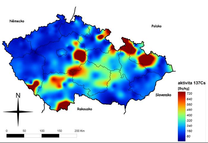 Distribuce aktivit 137 Cs v lesním humusu 1995 radioaktivní mraky duben/květen 1986 Zvýšení spadu radionuklidů deštěm 137 Cs T =30,17 let poutáno ± pevně mezi