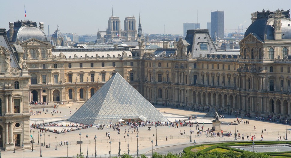 Louvre (od 1546 přestavba do