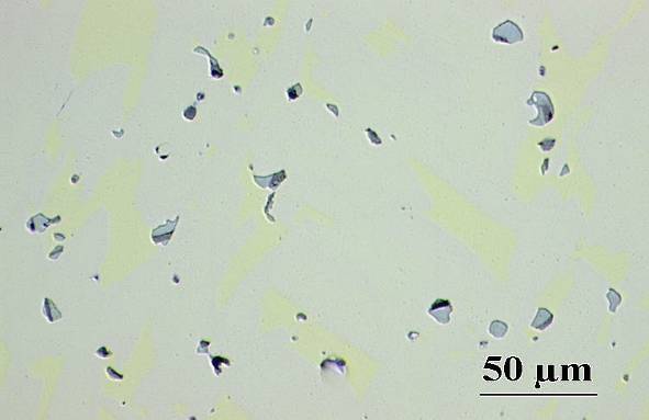 CuZn40Bi1,5AlMg CuZn35Pb2Al Obr.5 Mikrostruktura v různých místech odlitku z CuZn40Bi1,5Al (vlevo) a odlitku z CuZn35Pb2Al (vpravo). Fig.