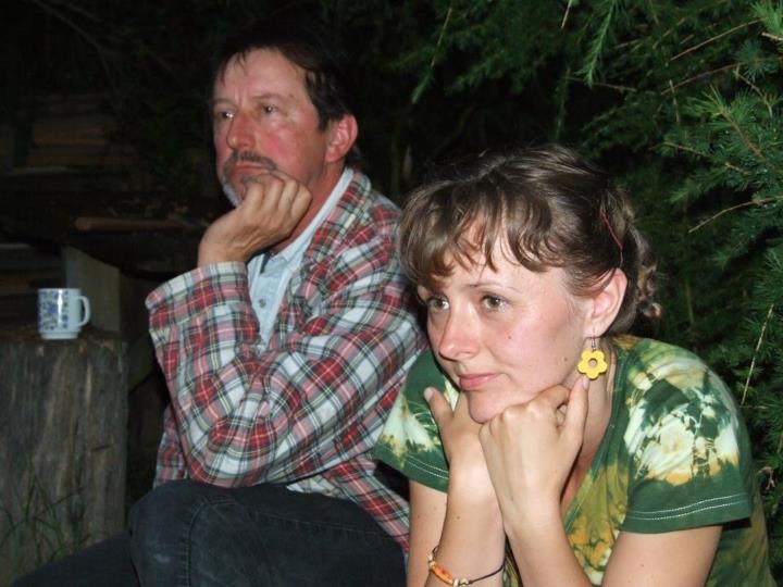Po delší odmlce se mezi námi LiSáky objevila Monika Eberlová na stmeláči u prochora v pátek 8.června 2012. V pozadí přihlíží Petr Veselý.