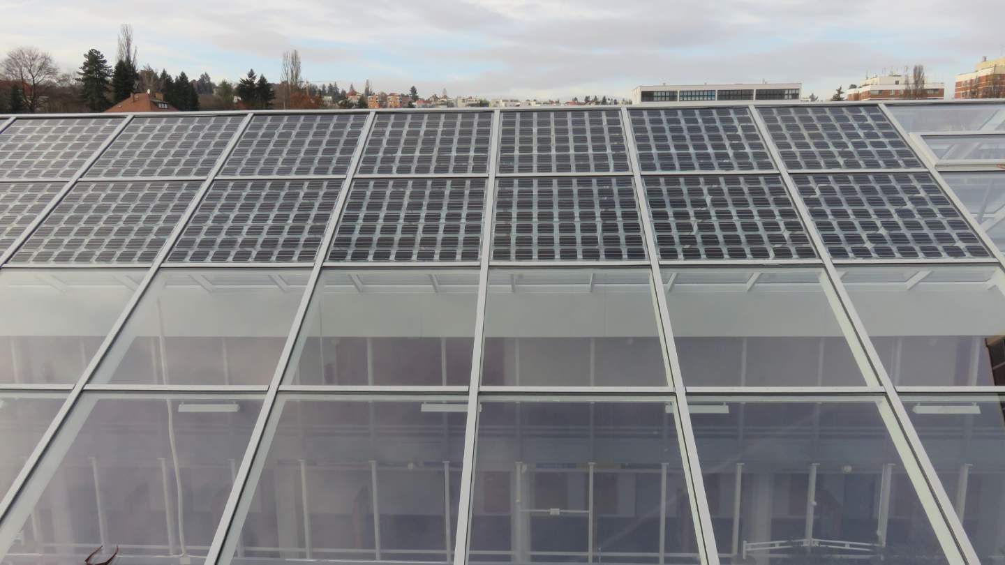 ČVUT v Praze 4 kwp Semintransparentní