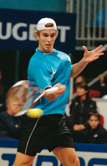 Z výsledkov Slovákov na malých turnajoch MUŽI PADOVA, TALIANSKO (TE 11, 10 000 USD, 23. 4.) Kvalifikácia, 1. kolo: Kližan (13) Esposito (Tal.) 64, 63, 2. kolo: Kližan Stöhr (Nem.) 61, 64, 3.