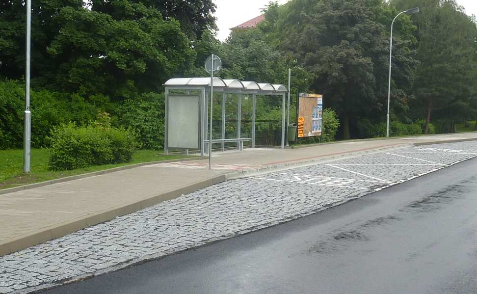 Autobusová zastávka u gymnázia Náklady: 1.668.644 Kč vč.