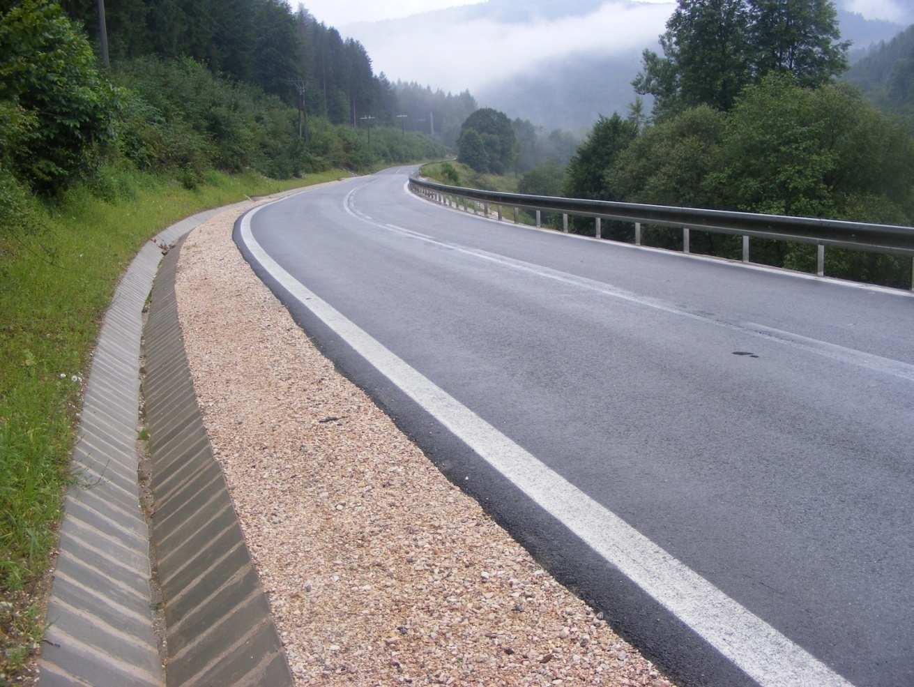 Pozemné komunikácie ukážky realizovaných projektov Sanácia zosuvu cesty II/546 pri Gelnici s