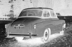 Lidový vůz Jako mezityp lidového vozu vznikl v prosinci 1953 první Spartak Prototyp Spartak měl páteřový rám a dřevěnou kostru karoserie V lednu 1954 upřesnilo ministerstvo strojírenství zadání pro