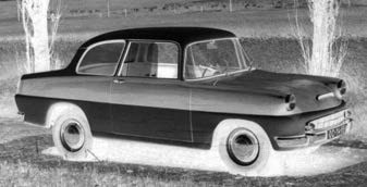 LEGENDÁRNÍ ŠKODA 1000 MB PRVNÍ PROTOTYPY Původní projekty z roku 1954 byly počátkem roku 1955 v řadě ohledů upraveny podle připomínek ministerské komise a doporučení vzešlých z oponentních řízení.