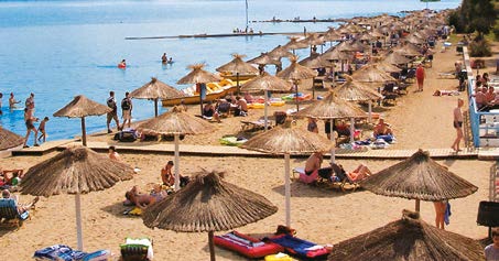 GRÉCKO - MESSONGHI MESSONGHI BEACH ALL INCLUSIVE PRIAMO NA PLÁŽI ANIMÁCIE DETI RODINY S DEŤMI Rozľahlý hotelový komplex s výbornými službami, kvalitným ubytovaním a ideálnou polohou priamo na pláži,