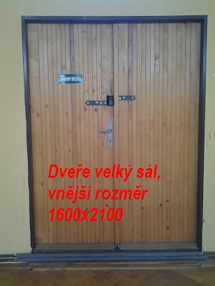 Obsah nabídky : 1) Vchodové dveře 2 ks. Vnější rozměr : 1600cm x 2100 cm Systém : Nejméně 5-ti komorový systém s výměnným nejméně dvojitým těsněním Barva : Bílá- ven/ bíla- uvnitř Křídla: Výplň : ven.