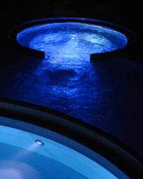Svet zábavy, relaxu a zdravia Vnútorné termálne bazény Blue Sapphire Chromoterapia a 3D laser show 2 priestranné termálne bazény s