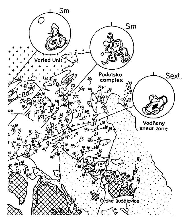 Obr. 13. Strukturní mapa foliací a lineací zahrnující i sv.