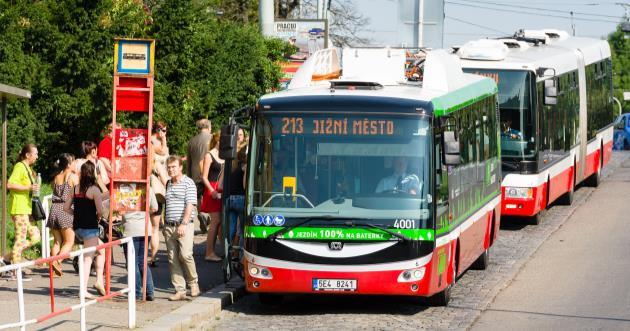 Elektrobusy SOR projekty průběžného dobíjení - pantograf Elektrobus pro Prahu plně bezemisní provoz elektrické topení obsaditelnost srovnatelná se standardním autobusem denní dojezd minimálně 250 km