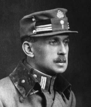 ČESKOSLOVENSKÉ VOJENSKÉ LETECKÉ ODZNAKY * Obr. 14, 15 33,02 17,52 1,35 3 Rakousko-uherský límcový odznak se stylizovaným balonem.