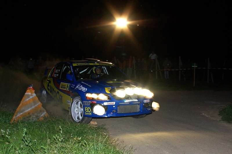 Agrotec New Holland Hustopeče 2008, zařazená do Mediasport MMČR v rally a Evropského poháru FIA region CENTRAL (koef. 2), byla ve znamení nečekaných zvratů. Na trať rally se 30.