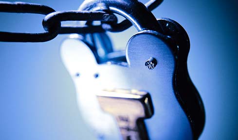 PATENT Podporované aktivity Podávání přihlášek vynálezů v ČR i zahraničí Zajištění ochrany průmyslového vlastnictví v těchto formách: Patent v ČR a v
