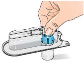 C) Proces ředění roztoku krok za krokem 1 - Než začnete, důkladně si omyjte ruce mýdlem a vodou. 2 - Otevřete injekční lahvičku s Betaferonem odstraněním víčka a postavte ji na stůl.