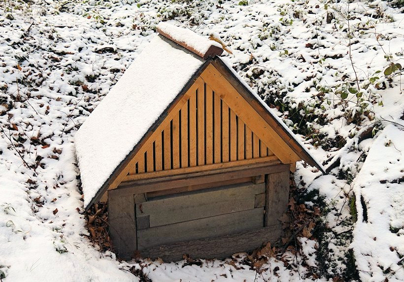 Konkrétně se jedná o tyto prameny a studánky: Veleslavínka (149), pramen Žába (314), U Studní (323), Buková (876), Diana (1157), Pod Gotthardem (1592), bez jména (1875, 1964), Zapomenutý pramen