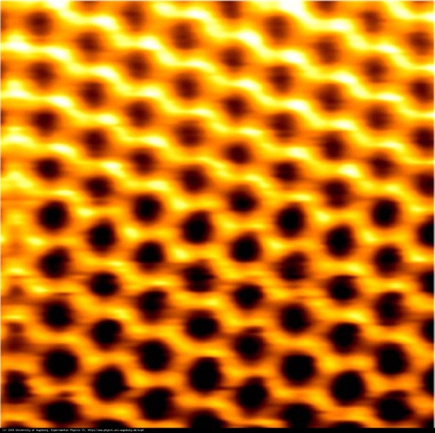 SEM images of nanotube AFM tips Metoda dosahuje velmi vysokého rozlišení můţe zobrazovat i atomy.