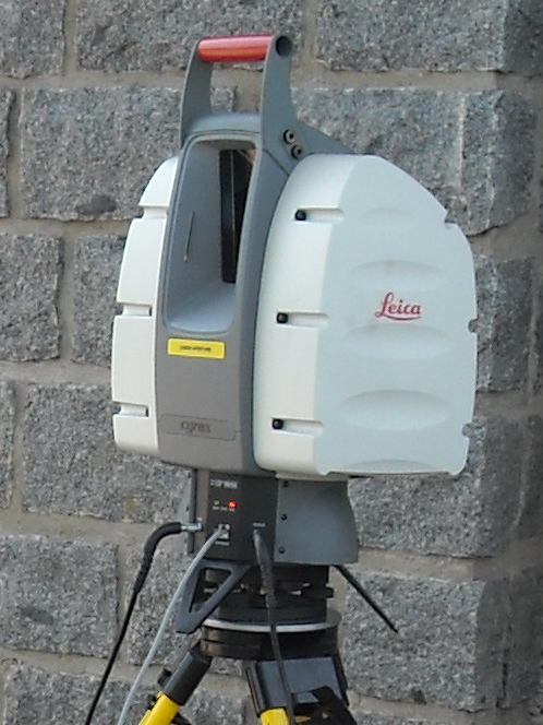 4. POSTUP MĚŘICKÝCH PRACÍ Leica HDS3 Pro srovnání dosažených výsledků z trigonometrického měření byla nosná konstrukce podrobena skenovaní přístrojem Leica HDS3.