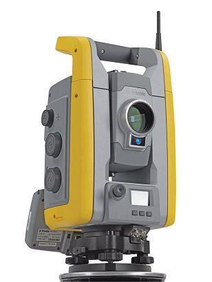 ČVUT V PRAZE 3 Přístrojová technika 3 PŘÍSTROJOVÁ TECHNIKA 3.1 Totální stanice Trimble S6 robotic Pro zaměření byla pouţita velmi přesná totální stanice Trimble S6 HP, v provedení robotic Obr. 5.
