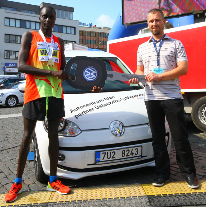 PRESS GUIDE Autocentrum Elán Společnost Autocentrum Elán působí již 22 let na trhu s autorizovaným prodejem a servisem vozidel značek Škoda, Volkswagen a Audi.