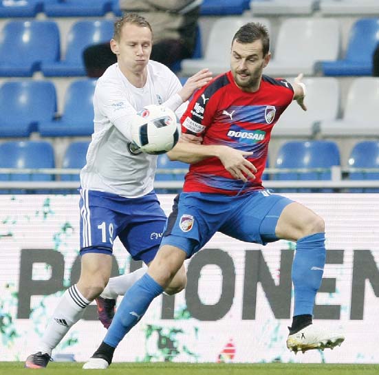 Po sedmi letech se na boleslavském hřišti hrála liga bez gólů Utkání čtrnáctého ligového kola FK Mladá Boleslav FC Viktoria Plzeň 0:0 se hrálo v dešti a bez jediného gólu.