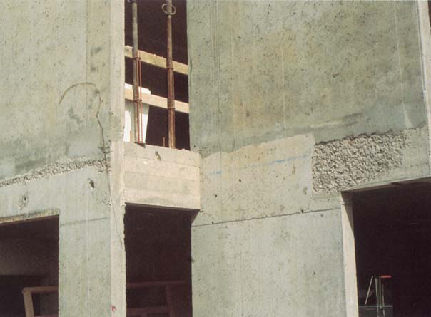 sanační systémy na beton Definice výrobků Průmyslově vyráběný systém vzájemně sladěných komponentů, ověřený a vyzkoušený, sloužící na sanaci betonových konstrukcí a také jako preventivní ochrana