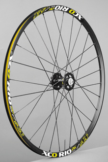 XCO RIO XCO RIO AL HMOTNOST u 26" 559 x 17 24, 28 paprsků 1492 g 27,5" 584 x 17 28 paprsků 1560 g 29" 622 x 17 32 paprsků 1660 g HMOTNOST u 26" 559 x 17 24 paprsků 1594 g 27,5" 584 x 17 24 paprsků