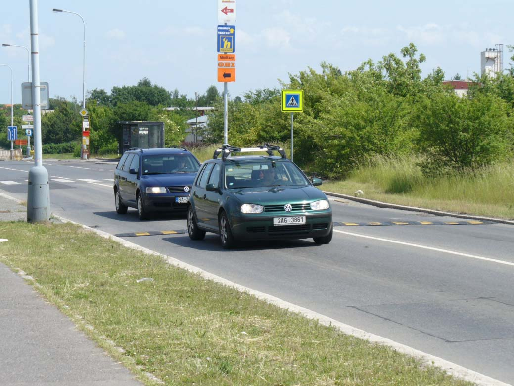 Zpomalovací prahy krátké (úzké) nejsou vhodným prvkem v novostavbách se nesmí používat vůbec nutnost