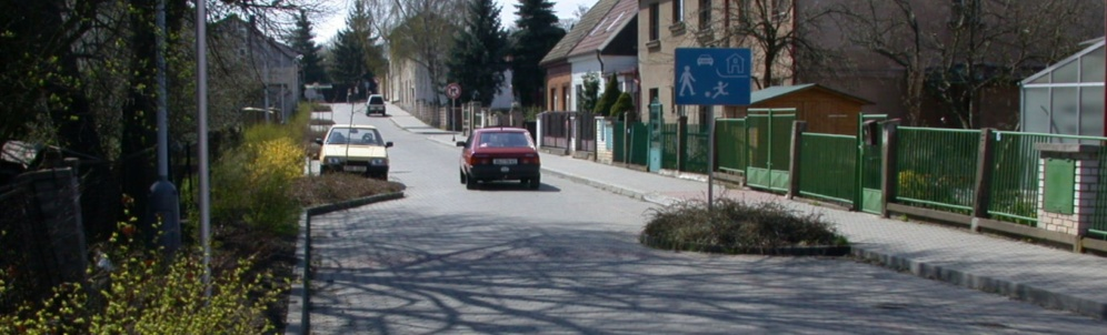 Šikany a ostrůvky efektu šikany může být dosaženo vhodným umístěním parkovacích stání (případně v kombinaci se