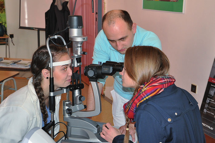 Úzce spolupracujeme se vzdělávacími institucemi Naším klíčovým partnerem je zdravotnická škola ve Vsetíně, jejíž žáci a studenti u nás pravidelně vykonávají povinné praxe.