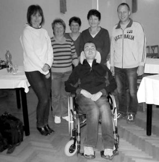 2/2013 strana 7 Seniofii poznávali olomouck kraj Klub seniorû Rouské V echovice nav tívil závûrem léta Archeoskanzen a expozici Îivá voda v obci Modrá.
