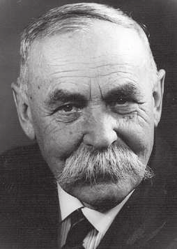 OBSAH Jan Kušta * 22. 5. 1845 Rohovka, 1. 4. 1900 Praha středoškolský pedagog, paleontolog a objevitel první Lubenské stanice prof. Jan Nepomuk Woldřich * 15. 6. 1834 Zdíkov, 3. 2. 1906 Královské Vinohrady profesor c.