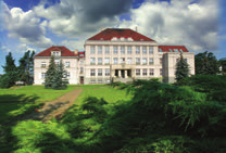Charakteristika školy Pohled na hlavní budovu Školní park krásná historická budova uprostřed dendrologicky cenného parku největší nabídka zemědělských, zahradnických a přírodovědných oborů na Moravě
