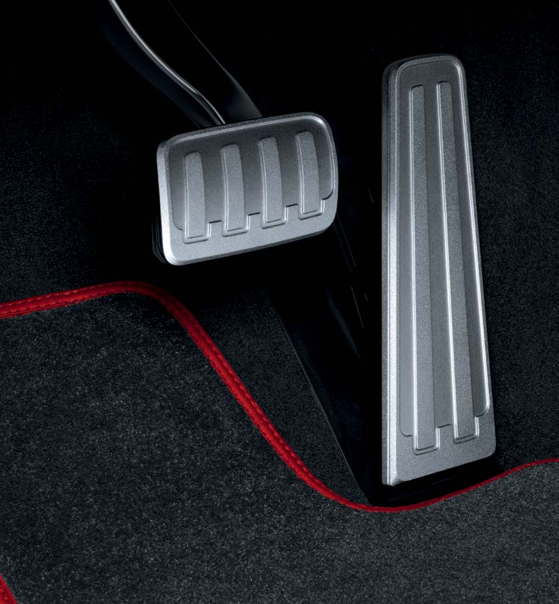 Porsche Tequipment Panamera Hliníkový volič převodovky PDK Volicí páka v unikátním designu z hliníku. Kůží čalouněné výplně v barvě interiéru. 21 930 Kč 17 540 Kč Díl č.: 9G1 426 980 00.