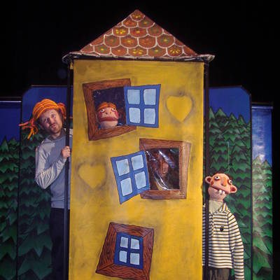 HOSTÉ představení pro děti pokračování O PERNÍKOVÉ CHALOUPCE Divadlo z PRAKU hostuje pravidelně v Divadle v Dlouhé s pohádkou plnou vtipu, písniček a poučení.