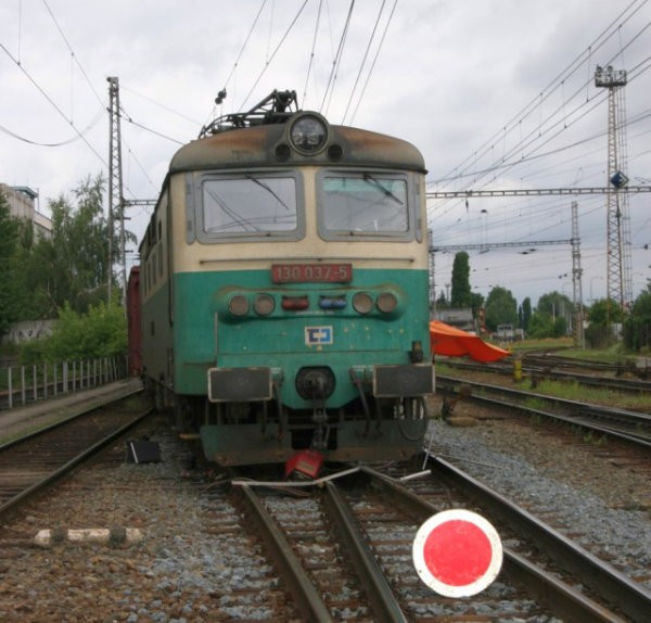 SUMMARY Grade: Date and time: Occurrence type: Description: accident 11 th July 2011, 8:49 (6:49 GMT) trains collision with an obstacle collision of freight train No.