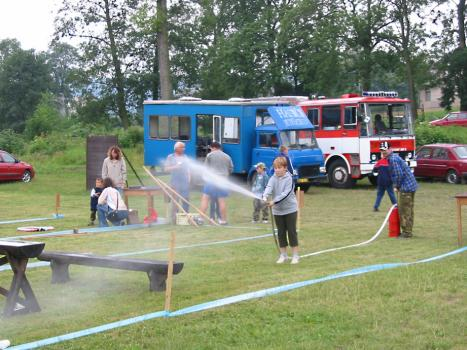 škole (dnes bytovka čp.103) a obnova nátěrů střechy na hasičské zbrojnici. Lze konstatovat, že obě tyto akce byly již dokončeny.