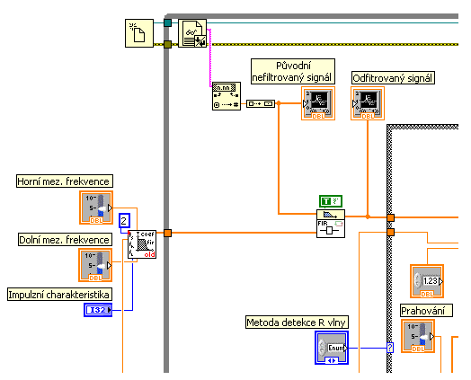 File ). V dalším bloku se veškerá data musí převést z daných znaků na čísla ( Fract/Exp String To Numer ) a poté z těchto skalárních elementů na pole ( Build Array ), jenž má vektorový charakter.