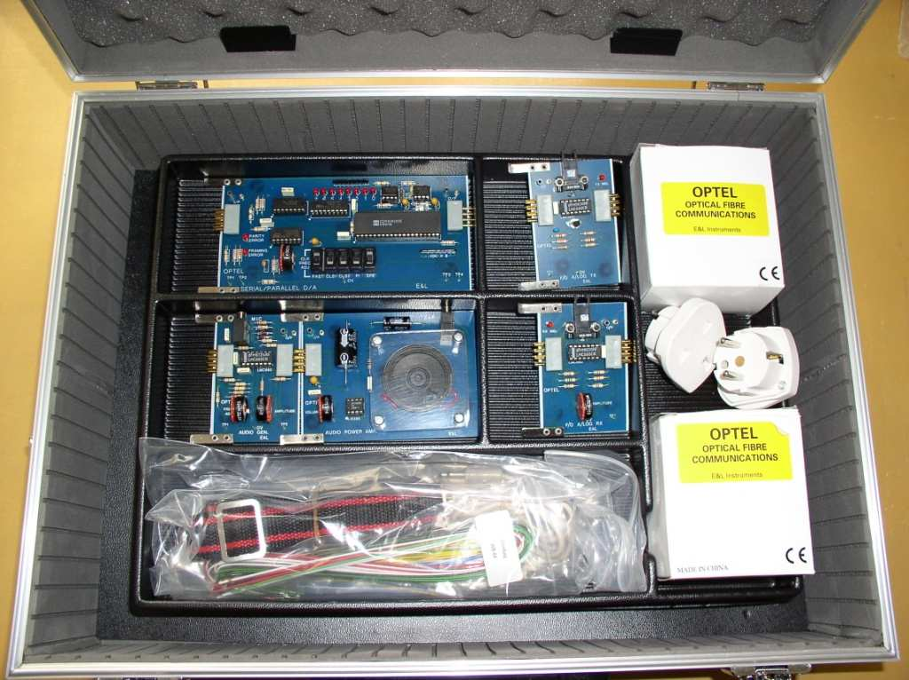 OPTEL-1 Základní charakteristika: na plastových vláknech konektory DNP zdroj záření -červená LED jednoduchý